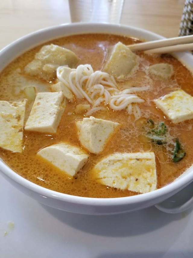 Curry Vermicelli & Bok Choy/Bún Cà Ri Với Cải Xanh.